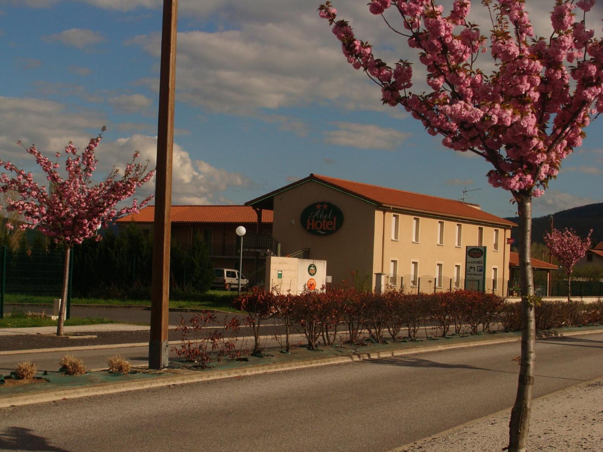 Abel Hotel Langeac Экстерьер фото